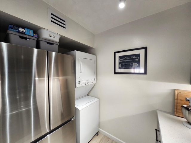 10004 WINDING LAKE RD 101, Sunrise, FL 33351