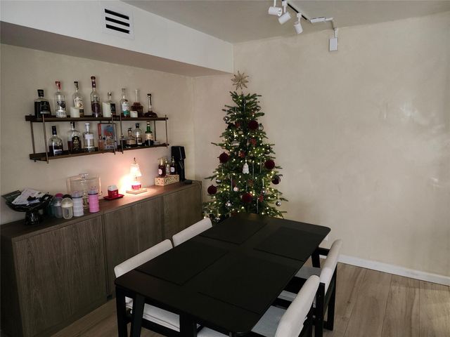 10004 WINDING LAKE RD 101, Sunrise, FL 33351