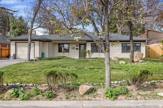 1889 E 4675 S, Holladay, UT 84117