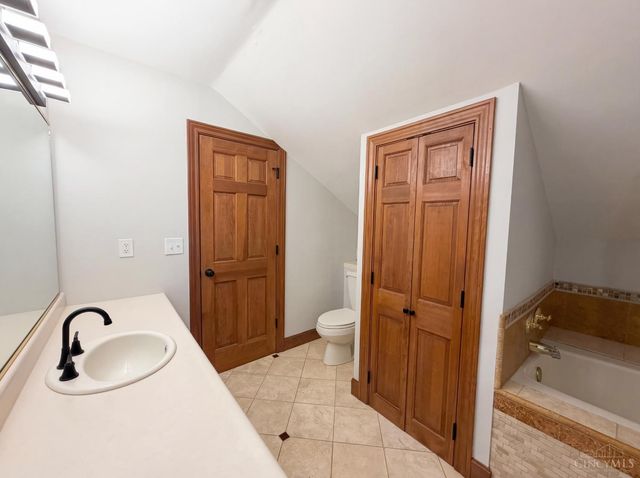 1038 8 Mile Road, Anderson Twp, OH 45255