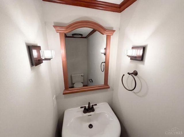 1038 8 Mile Road, Anderson Twp, OH 45255