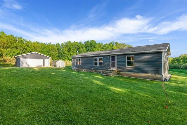 9423 E Baker Road, Hesperia, MI 49421