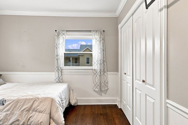 70 Pine St, Chicopee, MA 01020