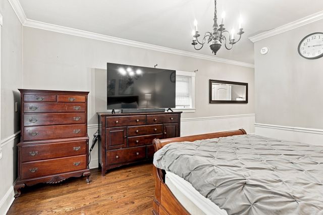 70 Pine St, Chicopee, MA 01020
