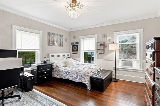 70 Pine St, Chicopee, MA 01020