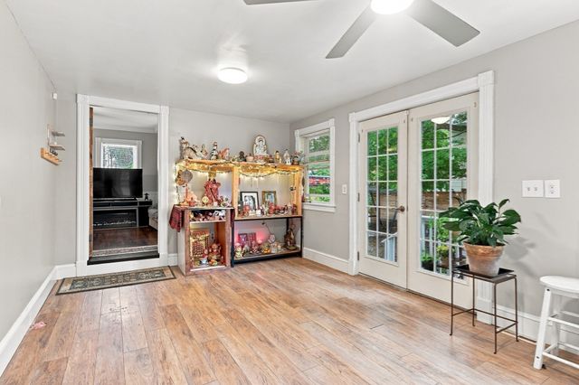 70 Pine St, Chicopee, MA 01020