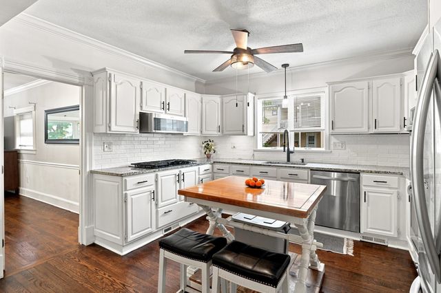 70 Pine St, Chicopee, MA 01020
