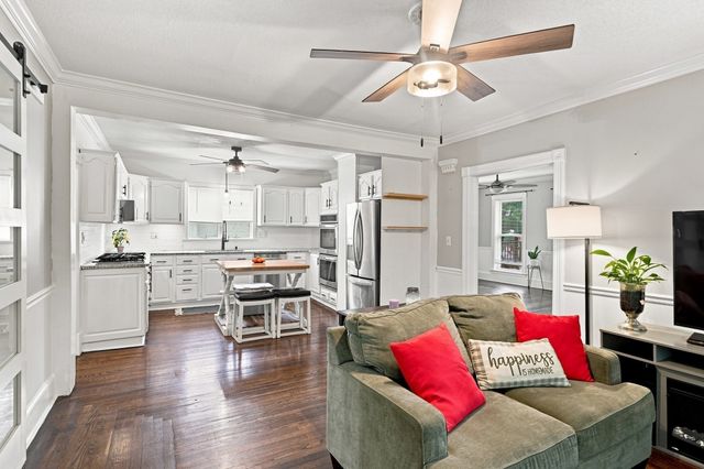 70 Pine St, Chicopee, MA 01020