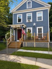 70 Pine St, Chicopee, MA 01020