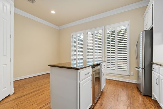 4230 Holland Avenue, Dallas, TX 75219