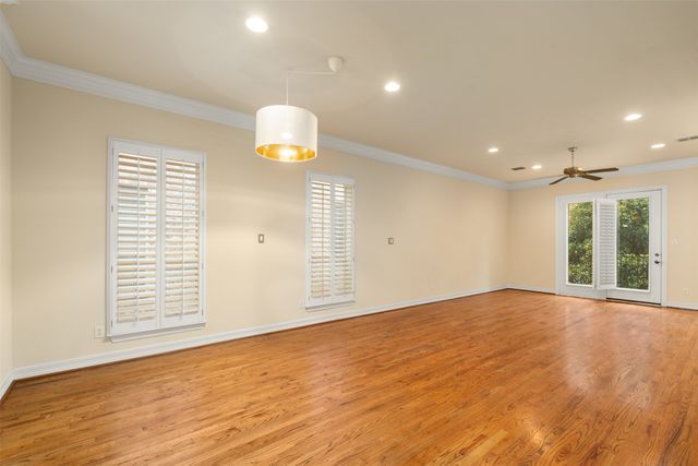 4230 Holland Avenue, Dallas, TX 75219