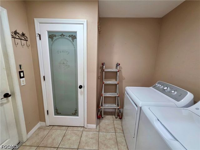 1803 SW 2nd AVE, Cape Coral, FL 33991