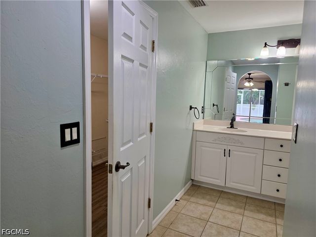 1803 SW 2nd AVE, Cape Coral, FL 33991