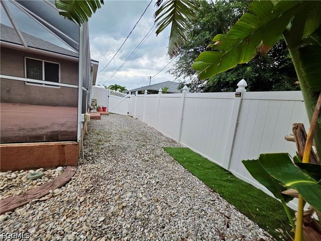 1803 SW 2nd AVE, Cape Coral, FL 33991