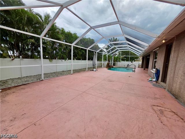 1803 SW 2nd AVE, Cape Coral, FL 33991