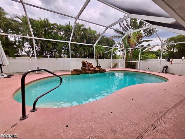 1803 SW 2nd AVE, Cape Coral, FL 33991