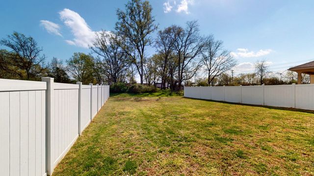 9023 Fenton Rd, Lebanon, TN 37087