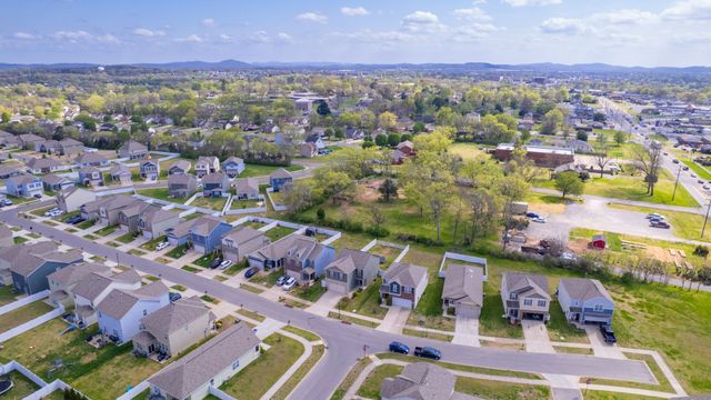 9023 Fenton Rd, Lebanon, TN 37087