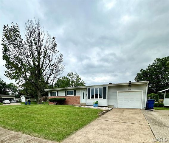 660 Crabapple Lane, Florissant, MO 63031