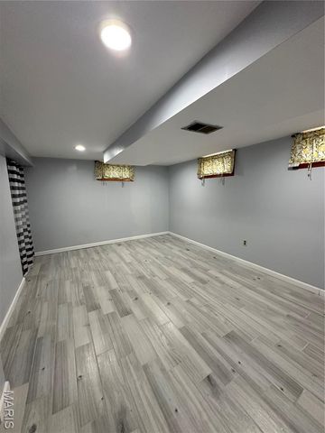 660 Crabapple Lane, Florissant, MO 63031