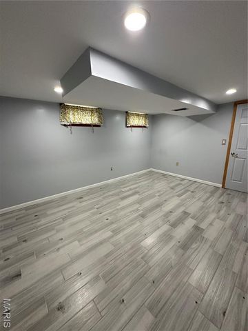 660 Crabapple Lane, Florissant, MO 63031