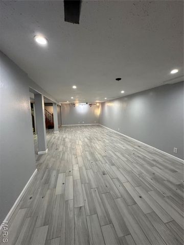 660 Crabapple Lane, Florissant, MO 63031