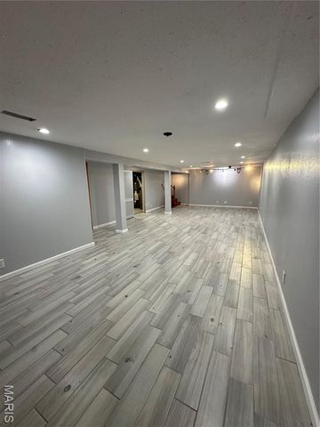 660 Crabapple Lane, Florissant, MO 63031