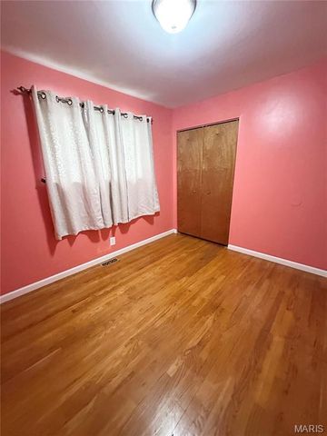 660 Crabapple Lane, Florissant, MO 63031