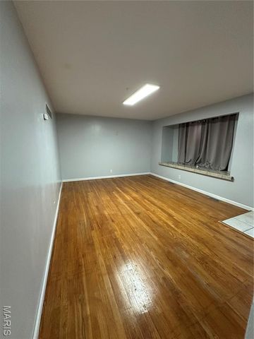 660 Crabapple Lane, Florissant, MO 63031