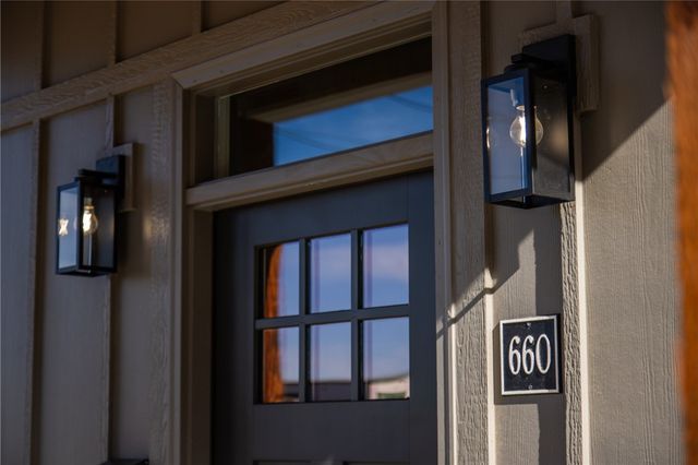 660 W Price Avenue, Springdale, AR 72764