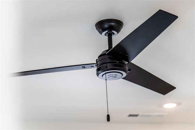 660 W Price Avenue, Springdale, AR 72764