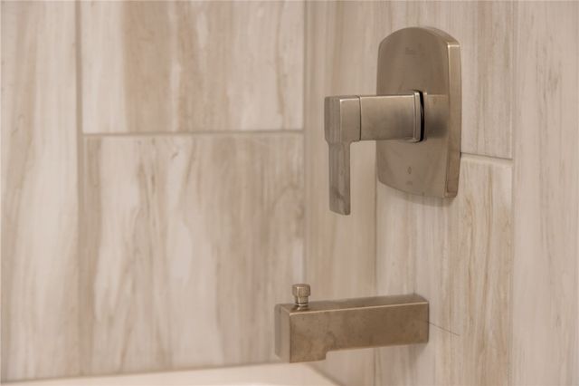 660 W Price Avenue, Springdale, AR 72764