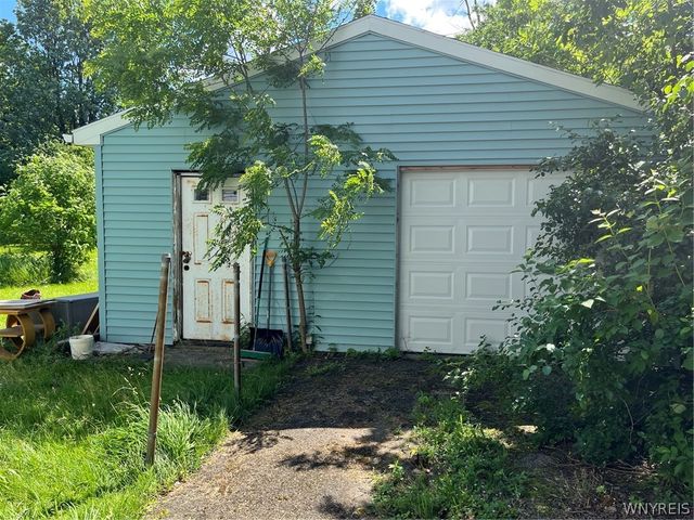 46 Evelyn Street, Gates, NY 14606
