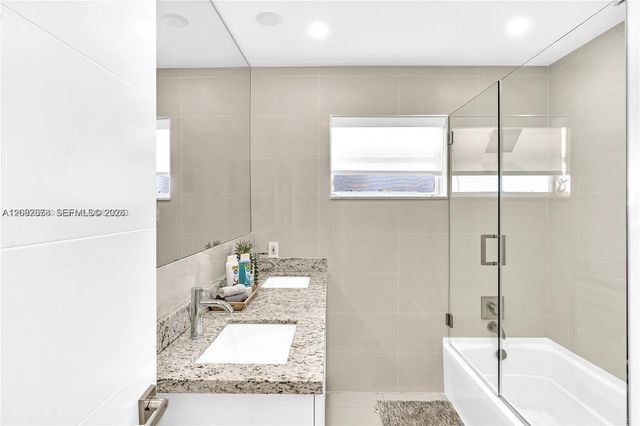 3370 N 36th Place, Hollywood, FL 33021