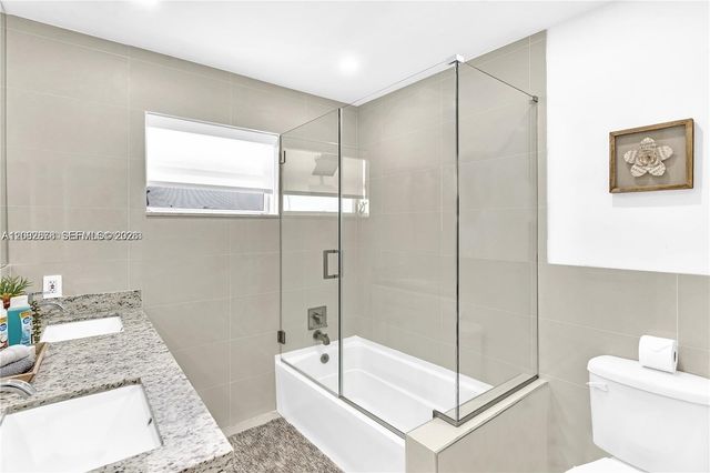 3370 N 36th Place, Hollywood, FL 33021