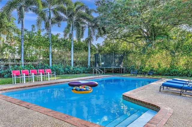 3370 N 36th Place, Hollywood, FL 33021