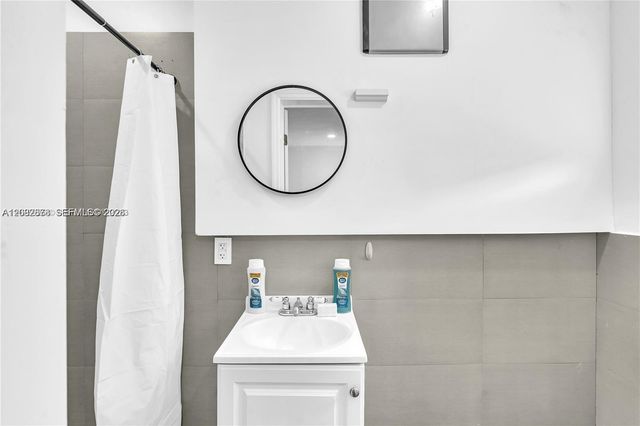 3370 N 36th Place, Hollywood, FL 33021