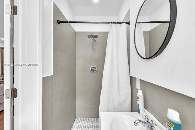 3370 N 36th Place, Hollywood, FL 33021