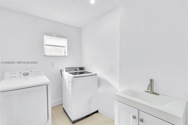 3370 N 36th Place, Hollywood, FL 33021