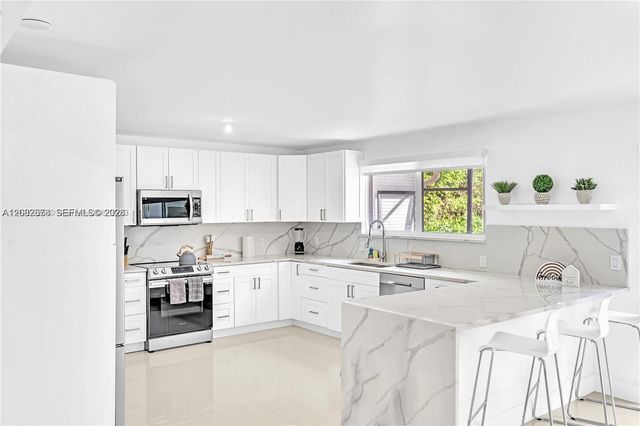 3370 N 36th Place, Hollywood, FL 33021