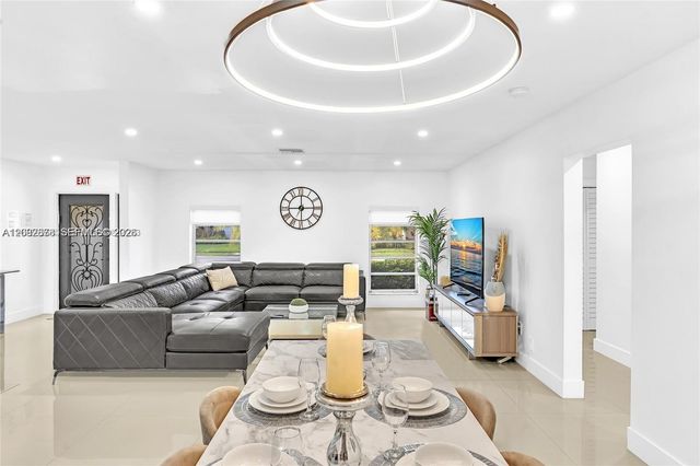 3370 N 36th Place, Hollywood, FL 33021