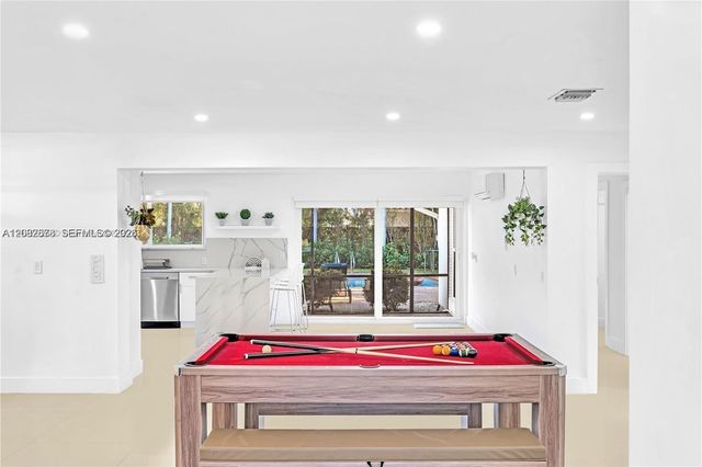 3370 N 36th Place, Hollywood, FL 33021