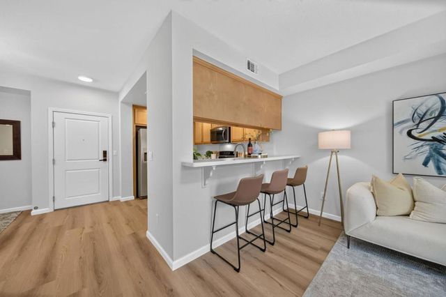 1033 Scotia Terrace 202, Sunnyvale, CA 94089