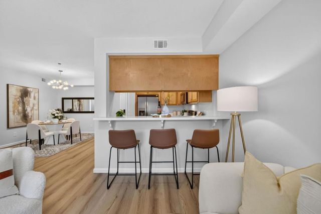 1033 Scotia Terrace 202, Sunnyvale, CA 94089
