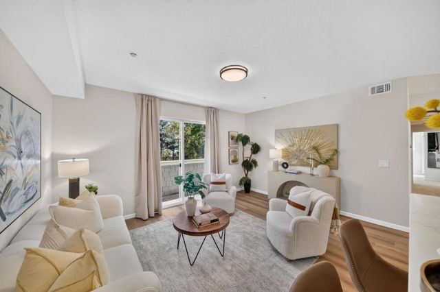 1033 Scotia Terrace 202, Sunnyvale, CA 94089