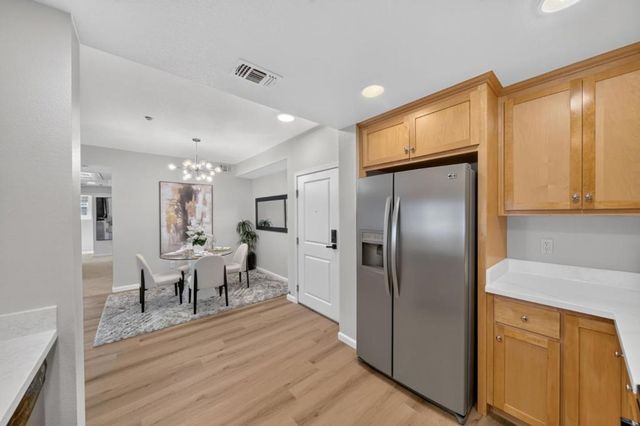 1033 Scotia Terrace 202, Sunnyvale, CA 94089