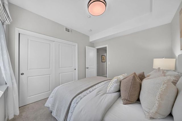 1033 Scotia Terrace 202, Sunnyvale, CA 94089