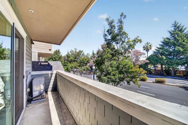 1033 Scotia Terrace 202, Sunnyvale, CA 94089