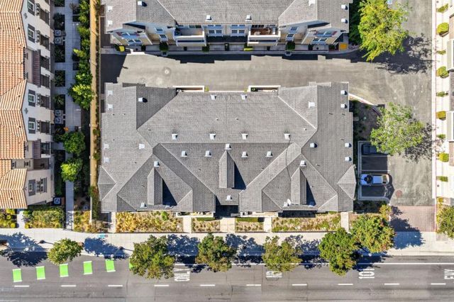 1033 Scotia Terrace 202, Sunnyvale, CA 94089