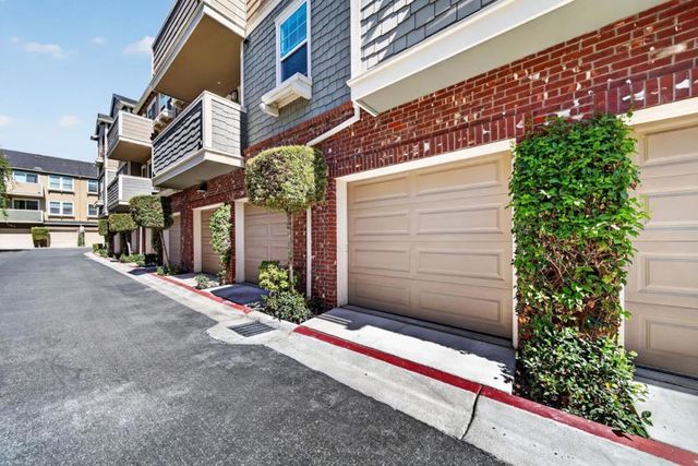 1033 Scotia Terrace 202, Sunnyvale, CA 94089